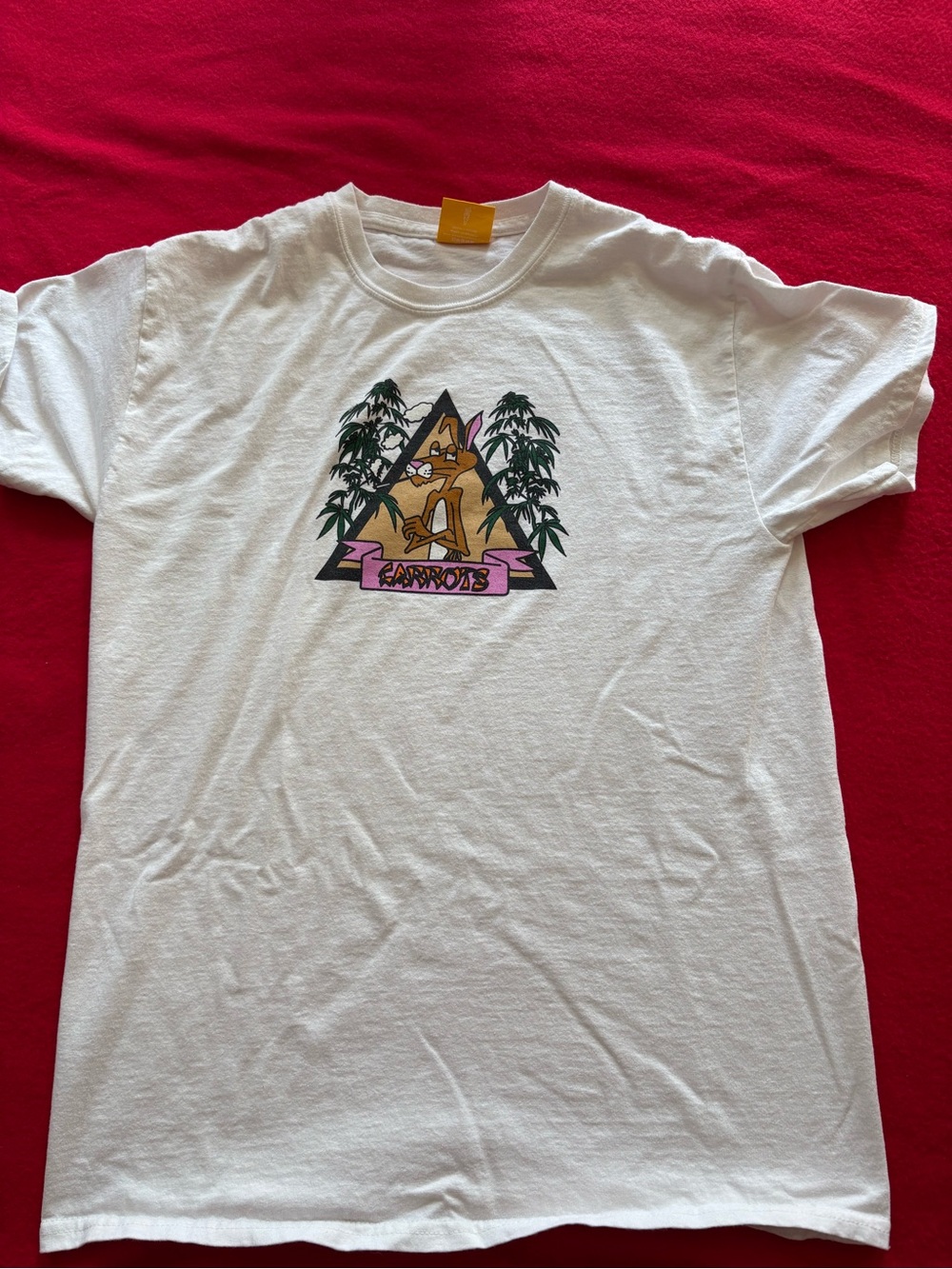 White Graphic Carrots Short Sleeve Men's T-Shirt with Cartoon Weed Rabbit